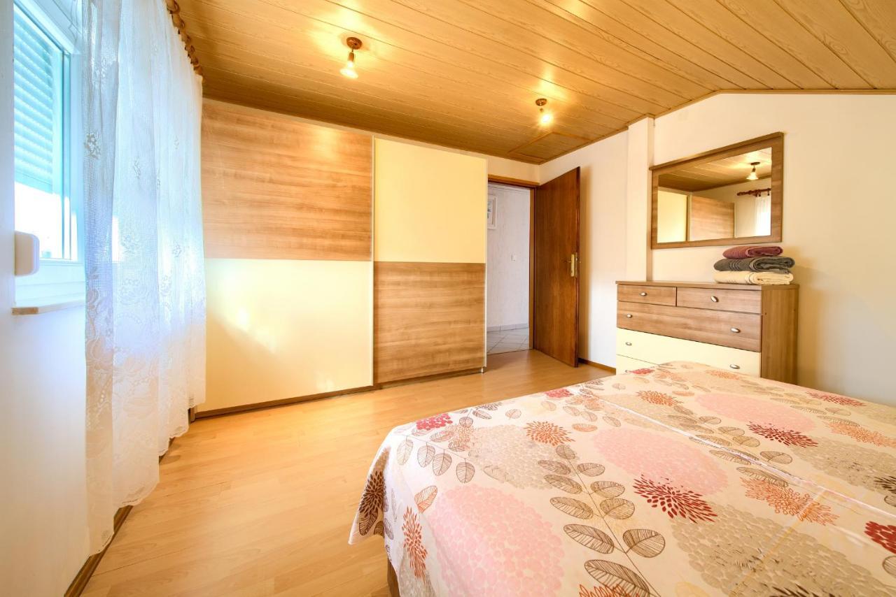 Apartment Mladen 크르크 외부 사진